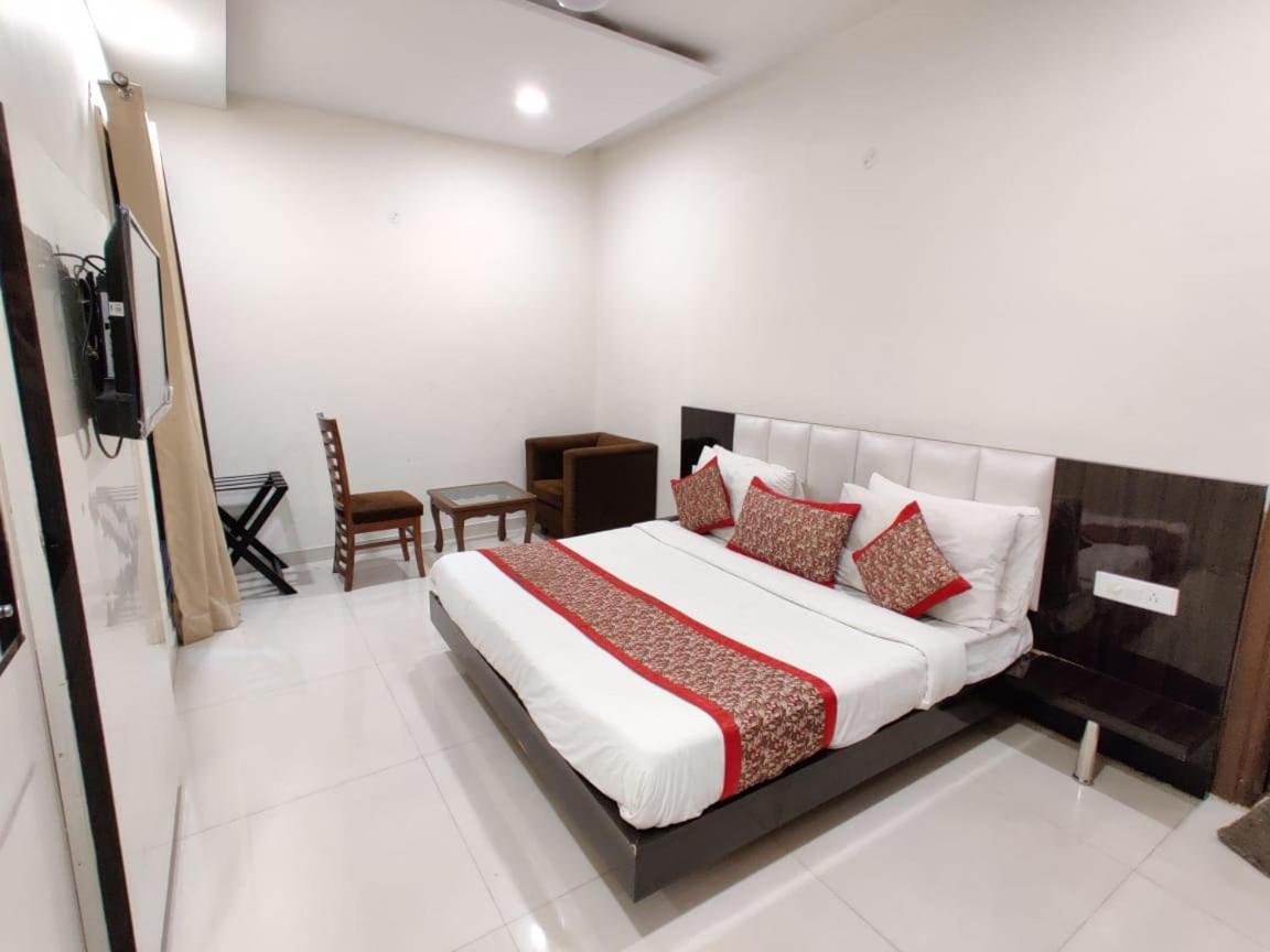Super Collection O Amritsar Near Railway Station Ξενοδοχείο Εξωτερικό φωτογραφία